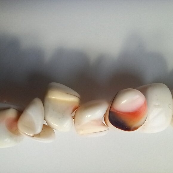 Vintage Pink Luanos Conch Shell Necklace 18 inch Polished Shaped Whites, Pinks - Picture 3 of 10